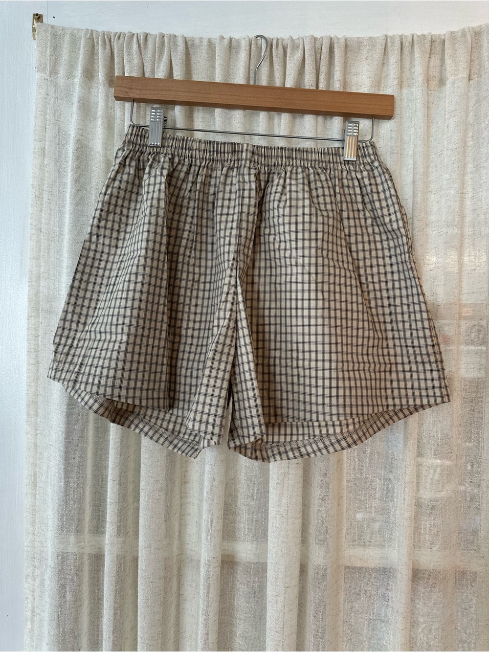 High-Waist Plaid Relaxed Shorts in Cream and Brown